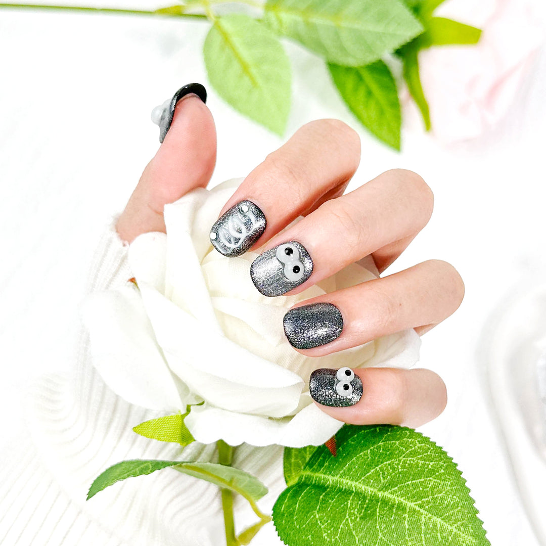Black Glitter Hand Painted Cute Oval Short Nails ED-A9379